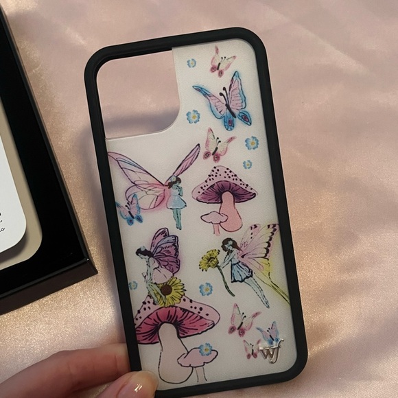 NWT Wildflower Cases Olivia O’Brien iPhone 13/14 case - Picture 6 of 7